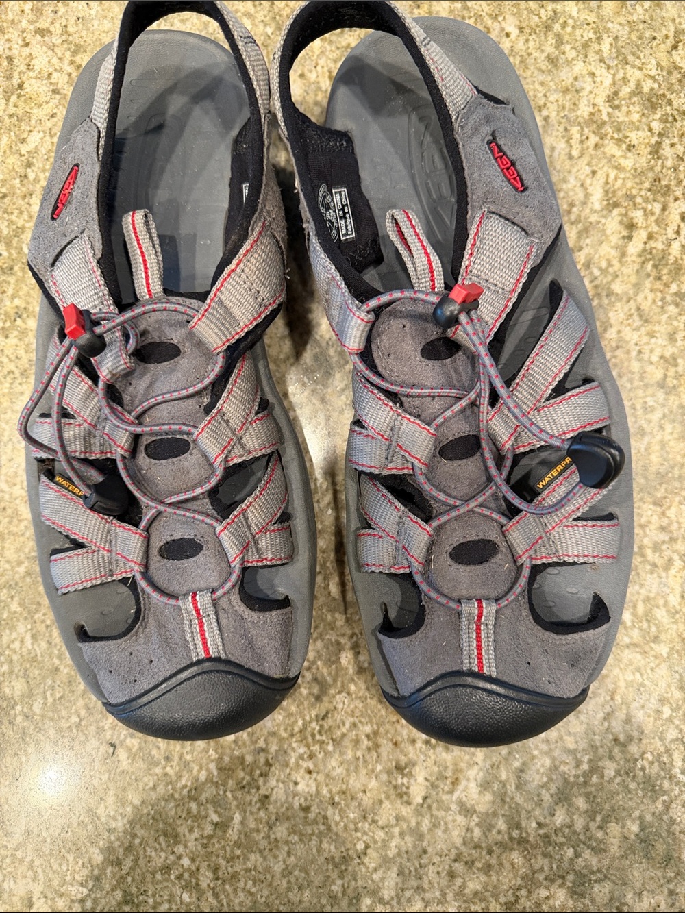 Keen Whisper Waterproof Sandals Mens 10 Grey Red Hiking Water Shoes